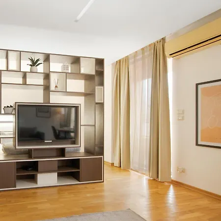 Deluxe Studentski Grad Apartment Sofia